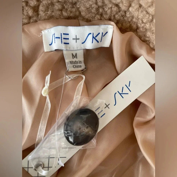 She And Sky Oversized Teddy Coat. Size Medium New with tag .Cozy and comfortable - Picture 8 of 11